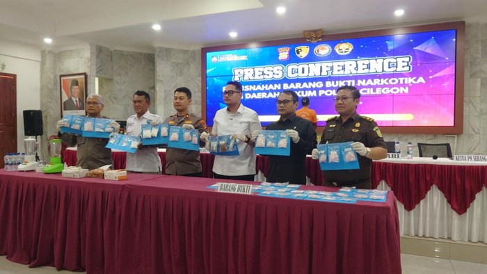 Ratu Narkoba Cilegon Digulung: Wanita 26 Tahun Simpan Tiga Jenis Barang Haram di Rumah